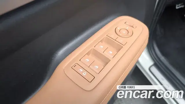 Hyundai Santa Fe 2025 — ფოტო 13/33