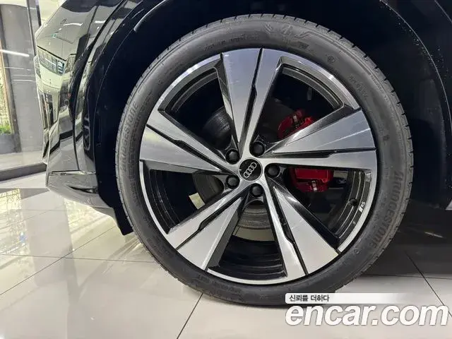 Audi Q5 2025 — Photo 12/15