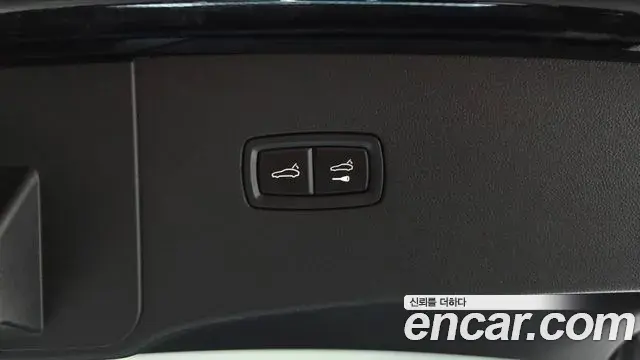 Porsche Cayenne 2023 — ფოტო 13/35