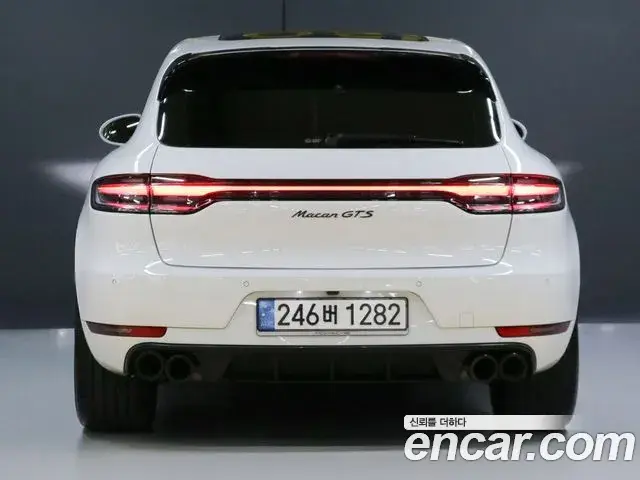 Porsche Macan 2020 — Photo 3/20