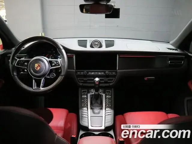Porsche Macan 2020 — Photo 5/20