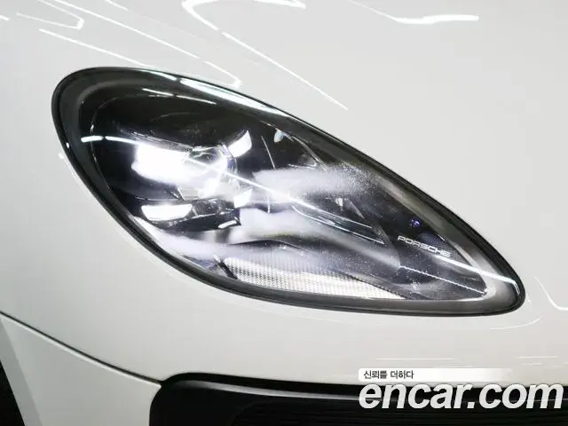 Porsche Macan 2020 — Photo 20/20