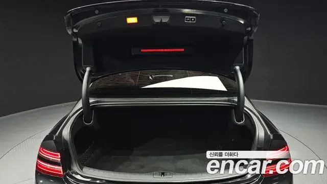 Genesis G80 2024 — Photo 15/20