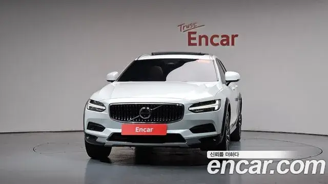 Volvo V90 Cross Country 2021 — Photo 15/37