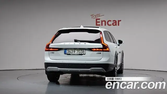 Volvo V90 Cross Country 2021 — Photo 29/37