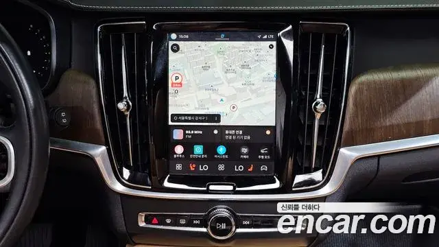 Volvo V90 Cross Country 2021 — Photo 27/37