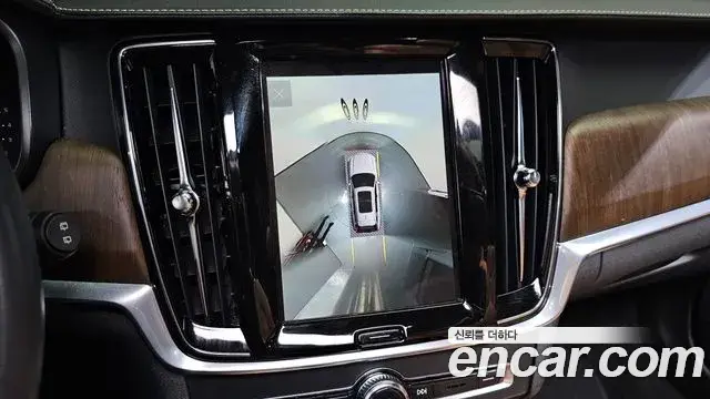 Volvo V90 Cross Country 2021 — Photo 7/37