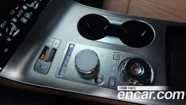 Genesis GV70 2025 — Photo 23/32
