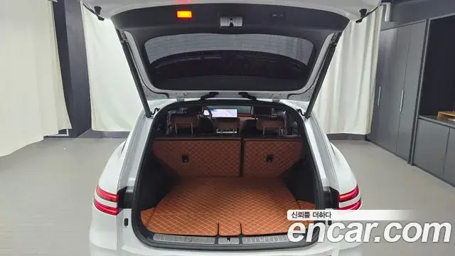 Genesis GV70 2025 — Photo 11/32