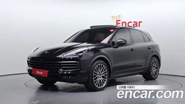 Porsche Cayenne 2023 — Photo 1/36