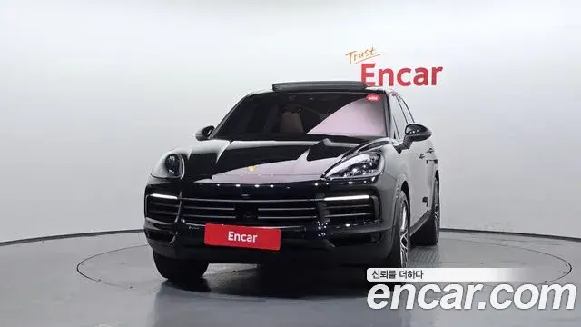 Porsche Cayenne 2023 — Photo 25/36