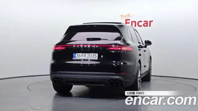 Porsche Cayenne 2023 — Photo 7/36