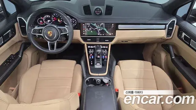 Porsche Cayenne 2023 — Photo 21/36