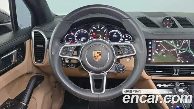 Porsche Cayenne 2023 — Photo 13/36