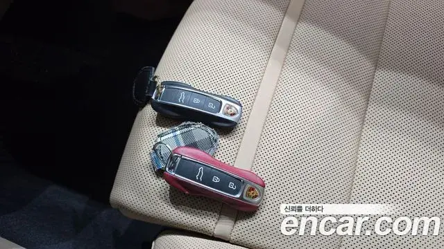 Porsche Cayenne 2023 — Photo 24/36