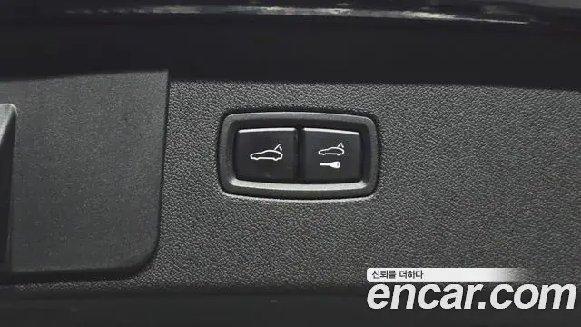 Porsche Cayenne 2023 — Photo 18/36