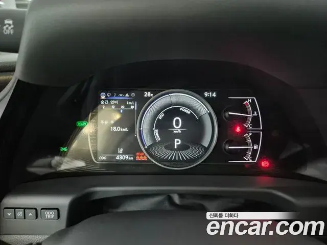 Lexus ES300h 2025 — Photo 17/19