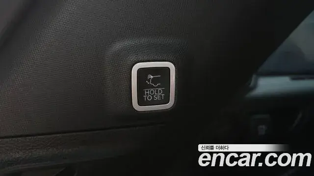 Jeep Grand Cherokee 2023 — ფოტო 26/31