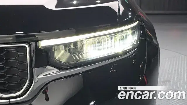 Jeep Grand Cherokee 2023 — ფოტო 14/31