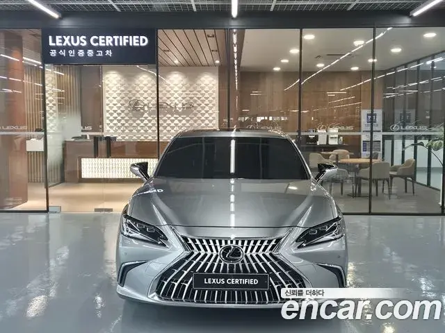 Lexus ES300h 2025 — Photo 7/19