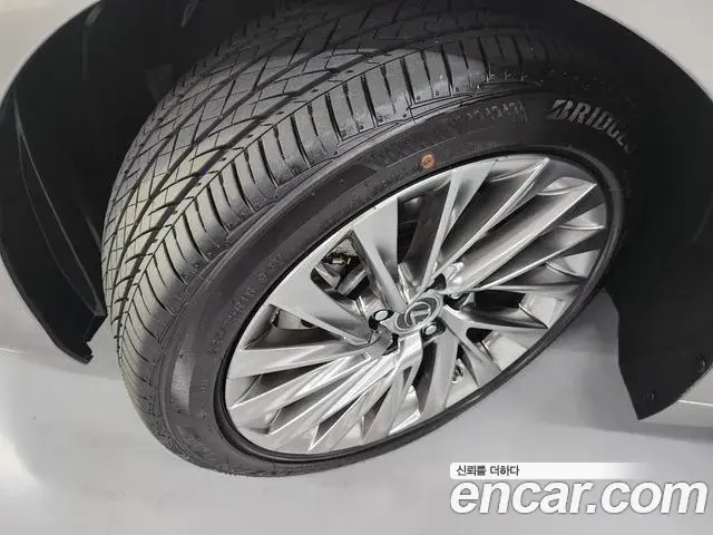 Lexus ES300h 2025 — Photo 14/19