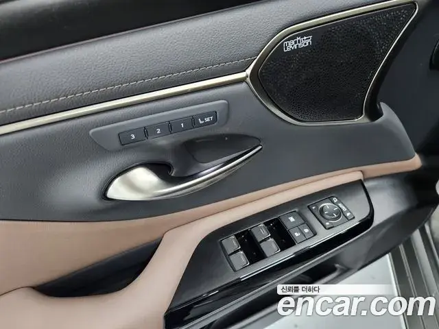 Lexus ES300h 2025 — Photo 19/19