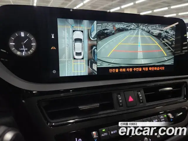 Lexus ES300h 2025 — Photo 5/19