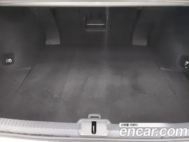 Lexus ES300h 2025 — Photo 6/19
