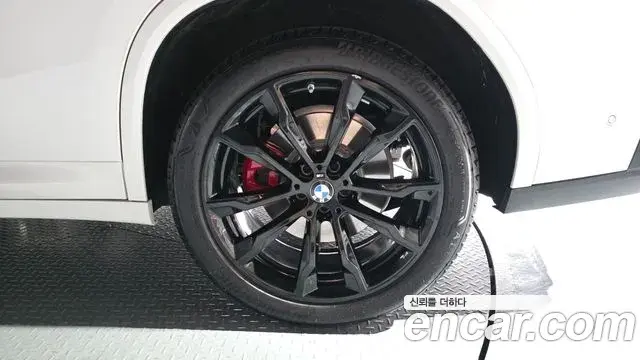 BMW X4 2025 — ფოტო 23/39