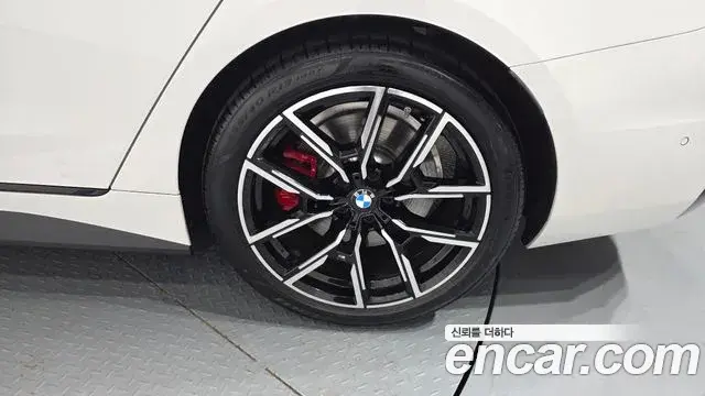 BMW 4 Series 2025 — ფოტო 29/31