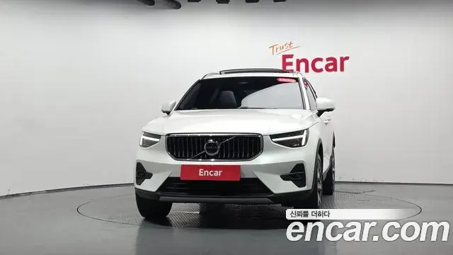 Volvo XC40 2024 — Photo 10/31