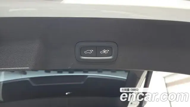 Volvo XC40 2024 — Photo 20/31