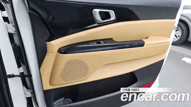 Kia Carnival 2022 — ფოტო 13/34