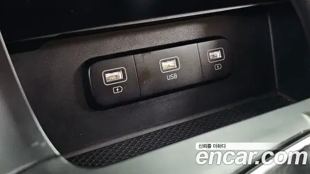 Kia Carnival 2022 — ფოტო 19/34