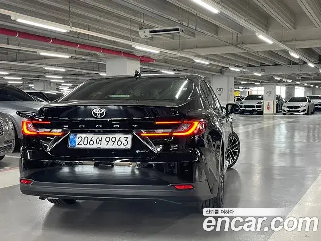 Toyota Camry 2026 — Şəkil 3/16