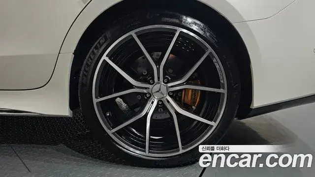 Mercedes-Benz AMG GT 2023 — ფოტო 34/39