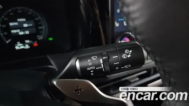 Lexus LM 2025 — Photo 25/35