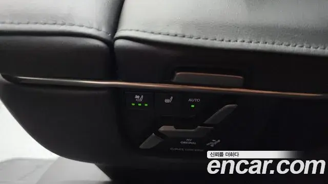 Lexus LM 2025 — Photo 22/35