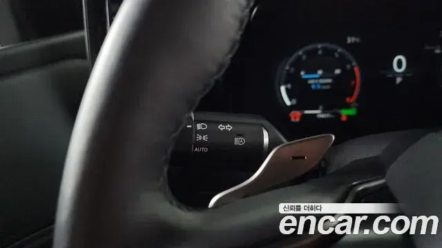 Lexus LM 2025 — Photo 33/35