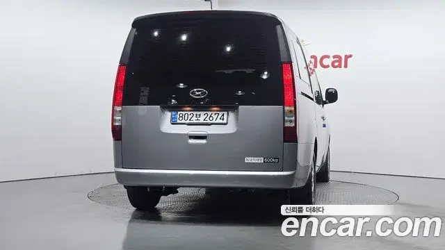 Hyundai Staria 2023 — Фото 4/20