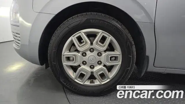 Hyundai Staria 2023 — Фото 5/20