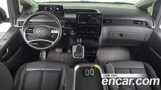Hyundai Staria 2023 — Фото 7/20