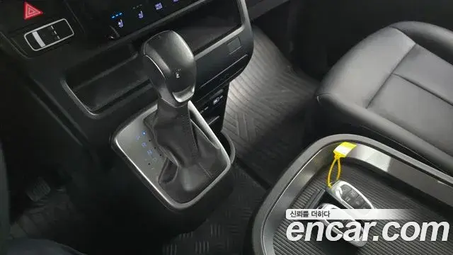 Hyundai Staria 2023 — Фото 9/20