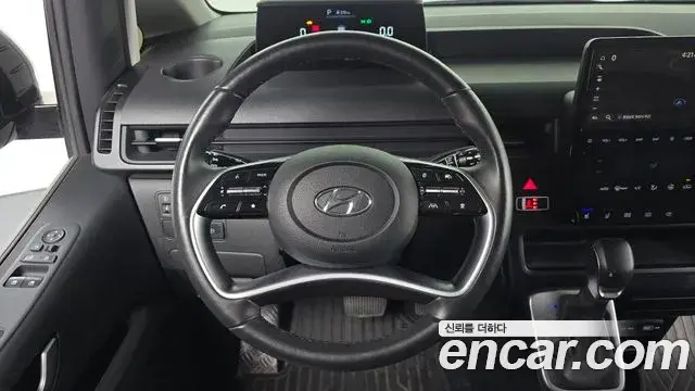 Hyundai Staria 2023 — Фото 13/20