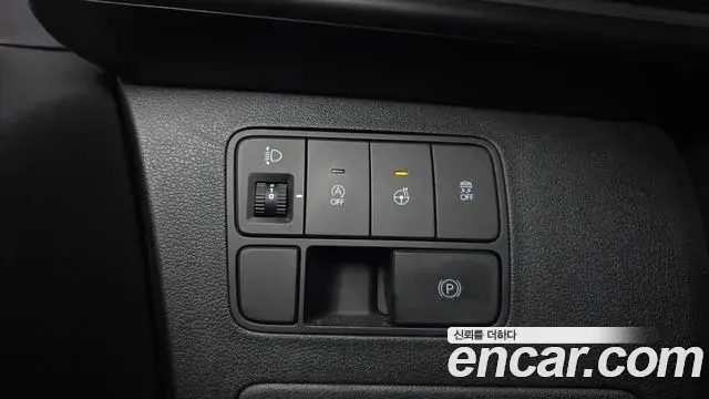 Hyundai Staria 2023 — Фото 17/20
