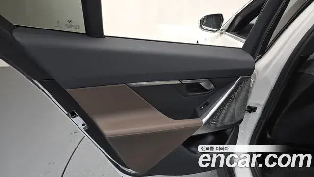 BMW 5 Series 2024 — ფოტო 30/32