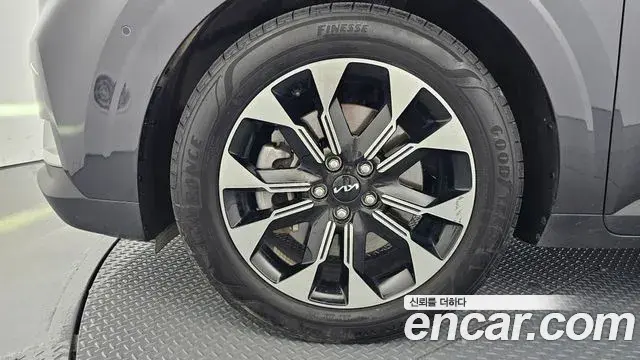 Kia Carnival 2022 — Фото 5/20