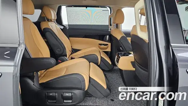 Kia Carnival 2022 — Фото 12/20
