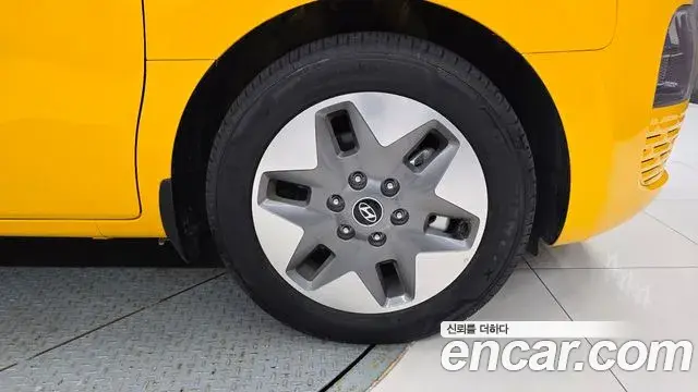 Hyundai Staria 2025 — ფოტო 17/20