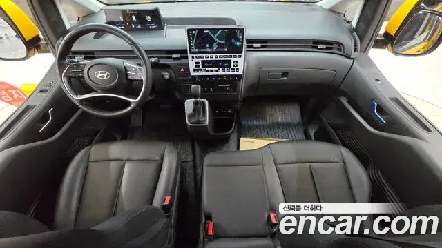 Hyundai Staria 2025 — ფოტო 2/20